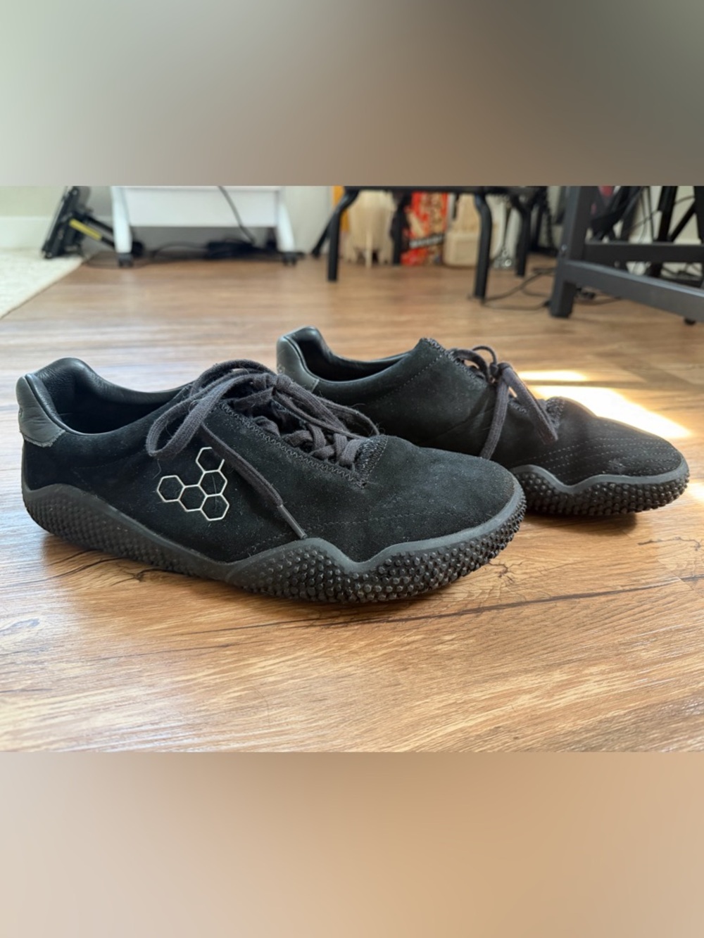 Vivo barefoot- Motus studio sneaker leather. - Picture 2 of 12